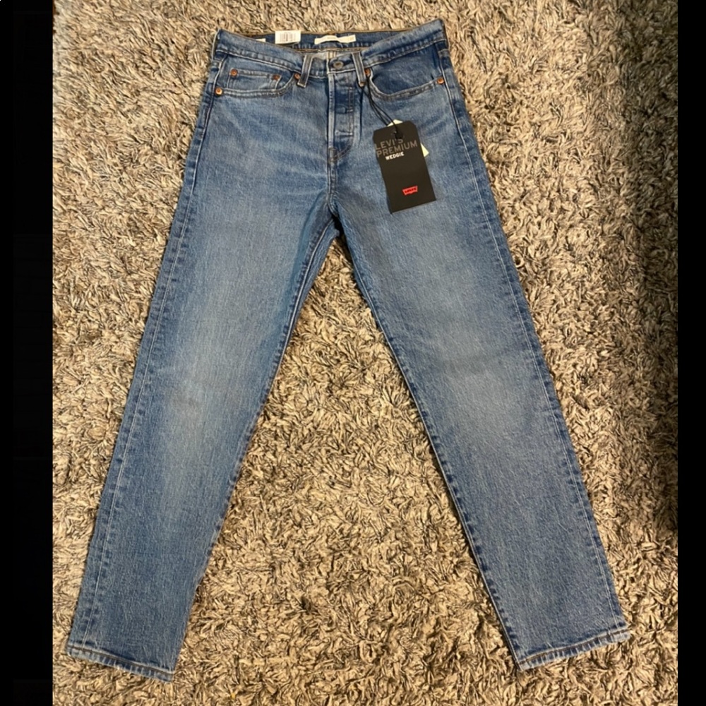 NWT Levi’s Wedgie Jeans 27